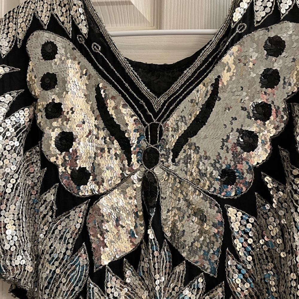 VINTAGE~SILK SEQUIN BUTTERFLY BLOUSE~26X24~ NWT - Picture 9 of 10